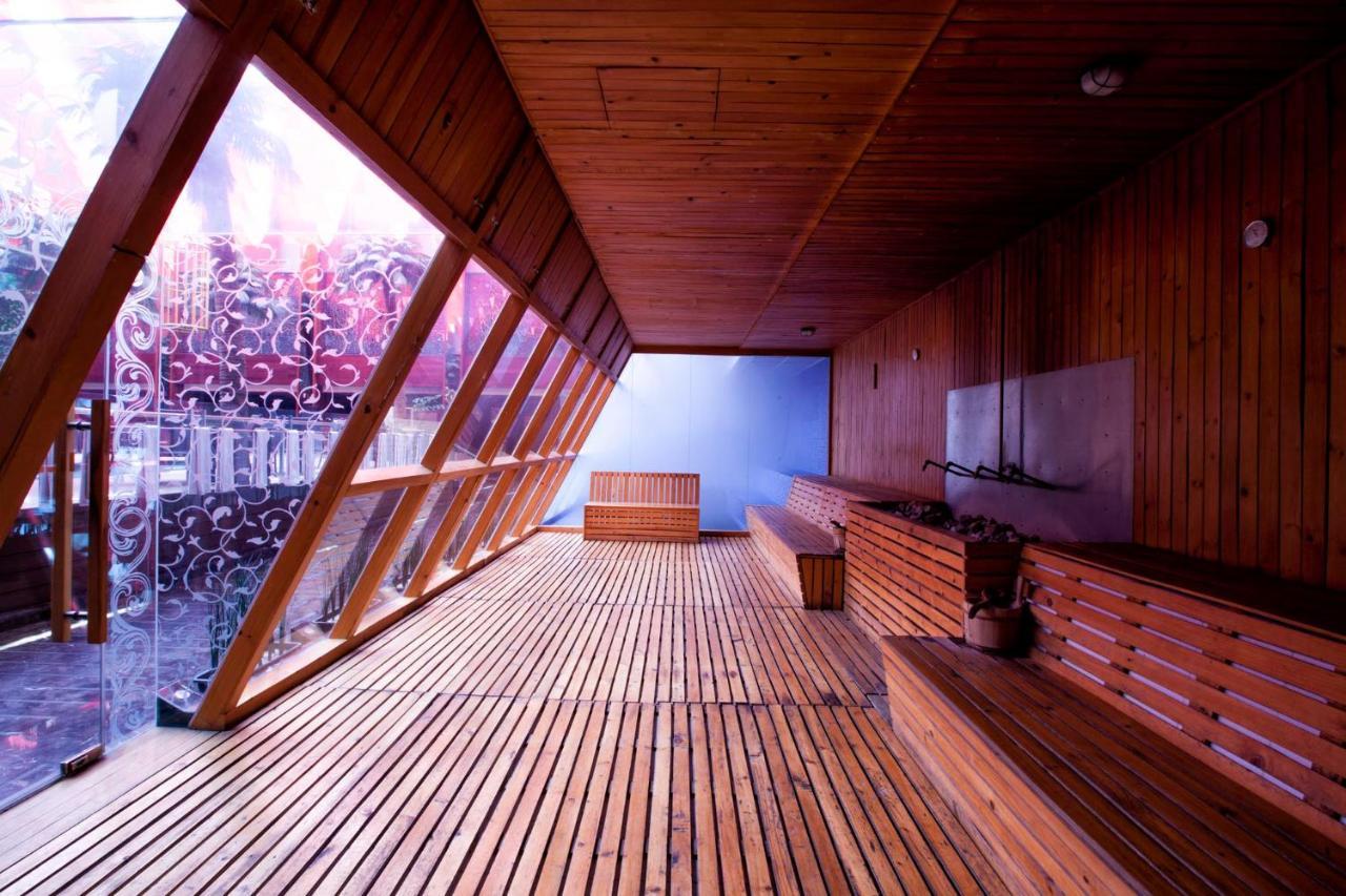 108 Hotel By Him Jakarta Exteriör bild