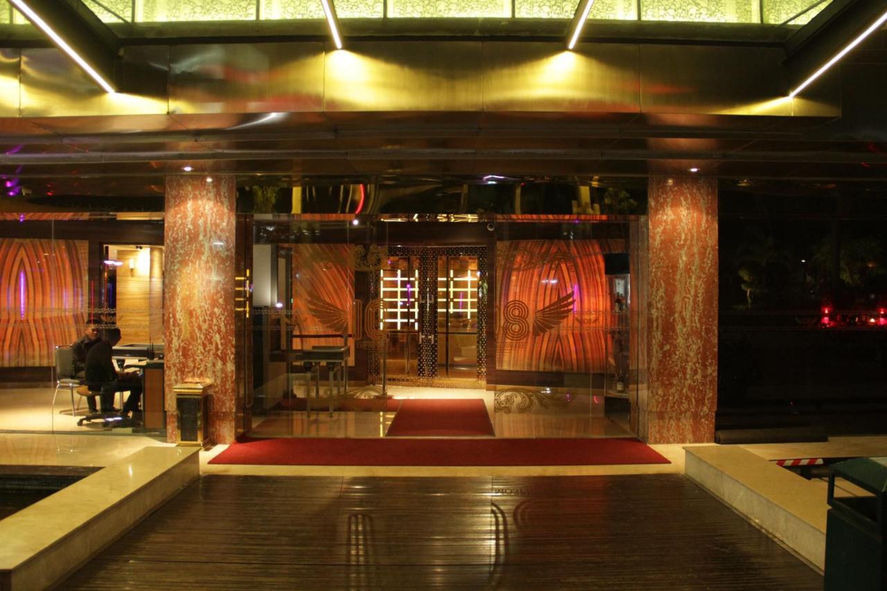 108 Hotel By Him Jakarta Exteriör bild